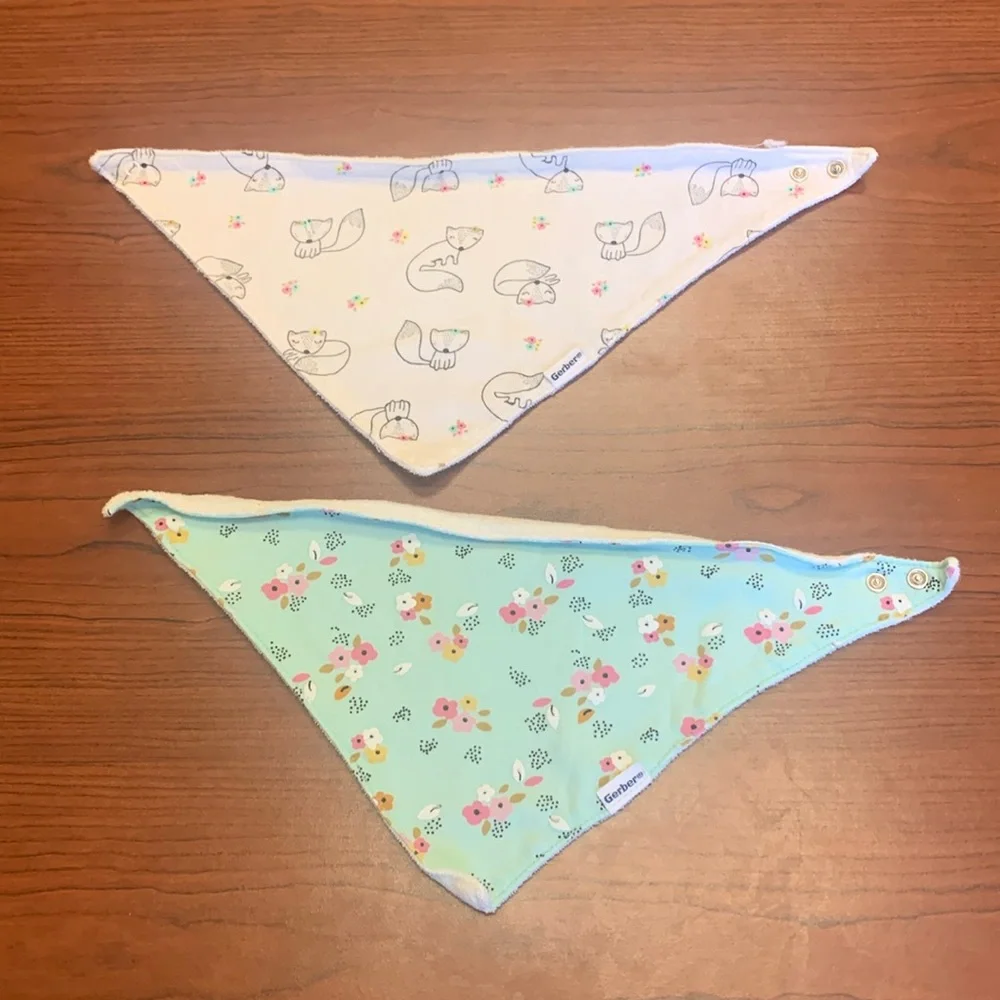 Gerber bandana bib (2)